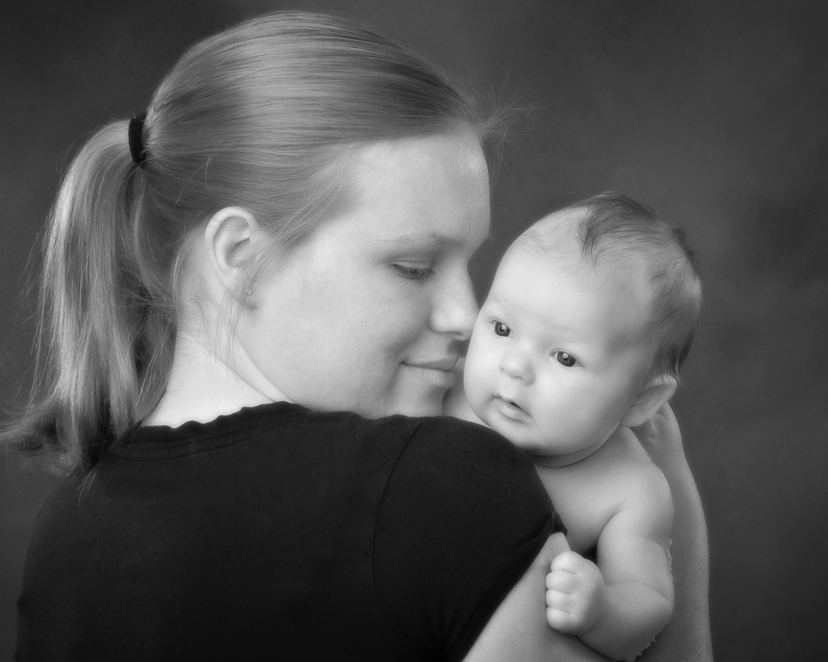 Mommy and Baby portrait by Cleary Creative Photography in Dayton Ohio