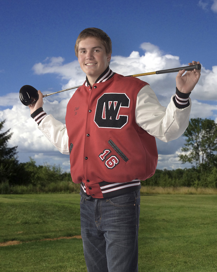 high school senior portrait of boy with golf club by Dan Cleary of Cleary Creative Photography in Dayton Ohio