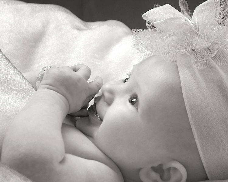 close-up photography of three month baby girl by Cleary Creative Photography in Dayton Ohio